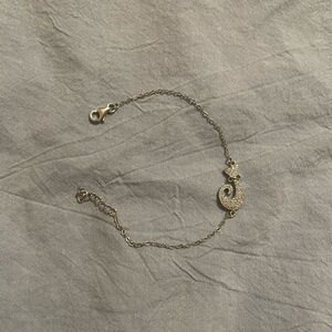 Chic White Gold/Silver Cat Charm Bracelet